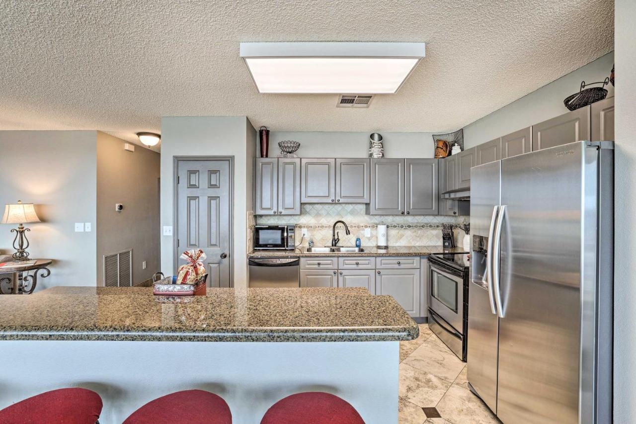Fort Worth Condo With Racetrack Views And Pool Access Exteriér fotografie