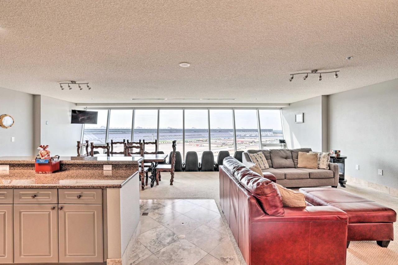 Fort Worth Condo With Racetrack Views And Pool Access Exteriér fotografie