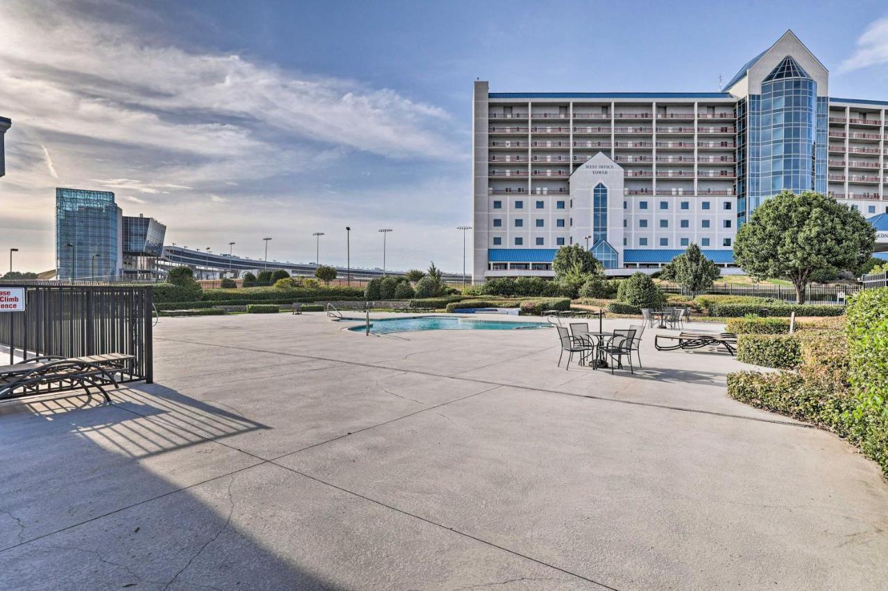 Fort Worth Condo With Racetrack Views And Pool Access Exteriér fotografie